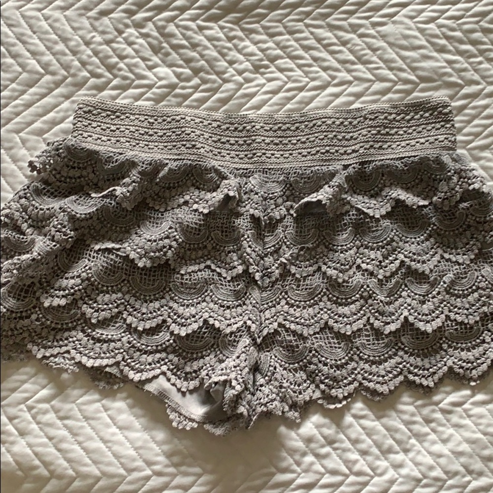 Lace stretch shorts